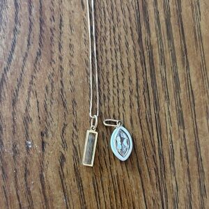 Elegant Mejuri Gold Pendant Necklace